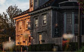 Coopers Inn Shelburne Nova Scotia 4*